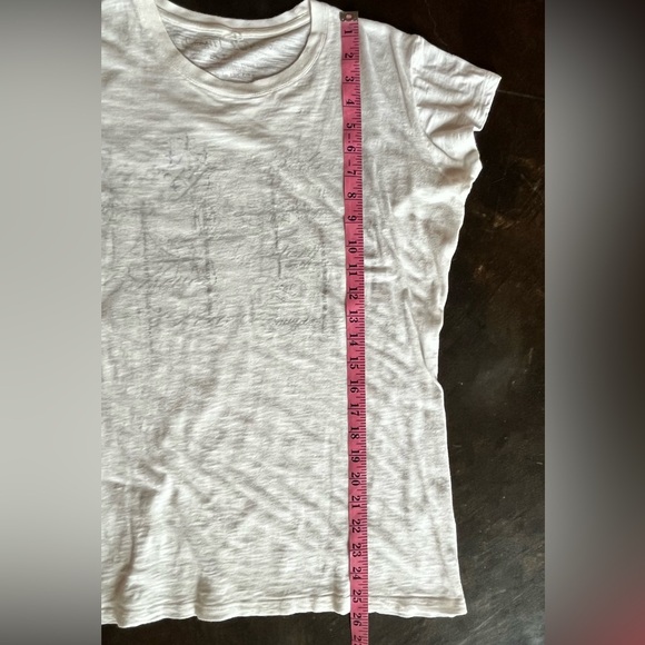 Cowgirl stuff Co. White T-Shirt with faded Black Crosses, XL - Picture 8 of 9